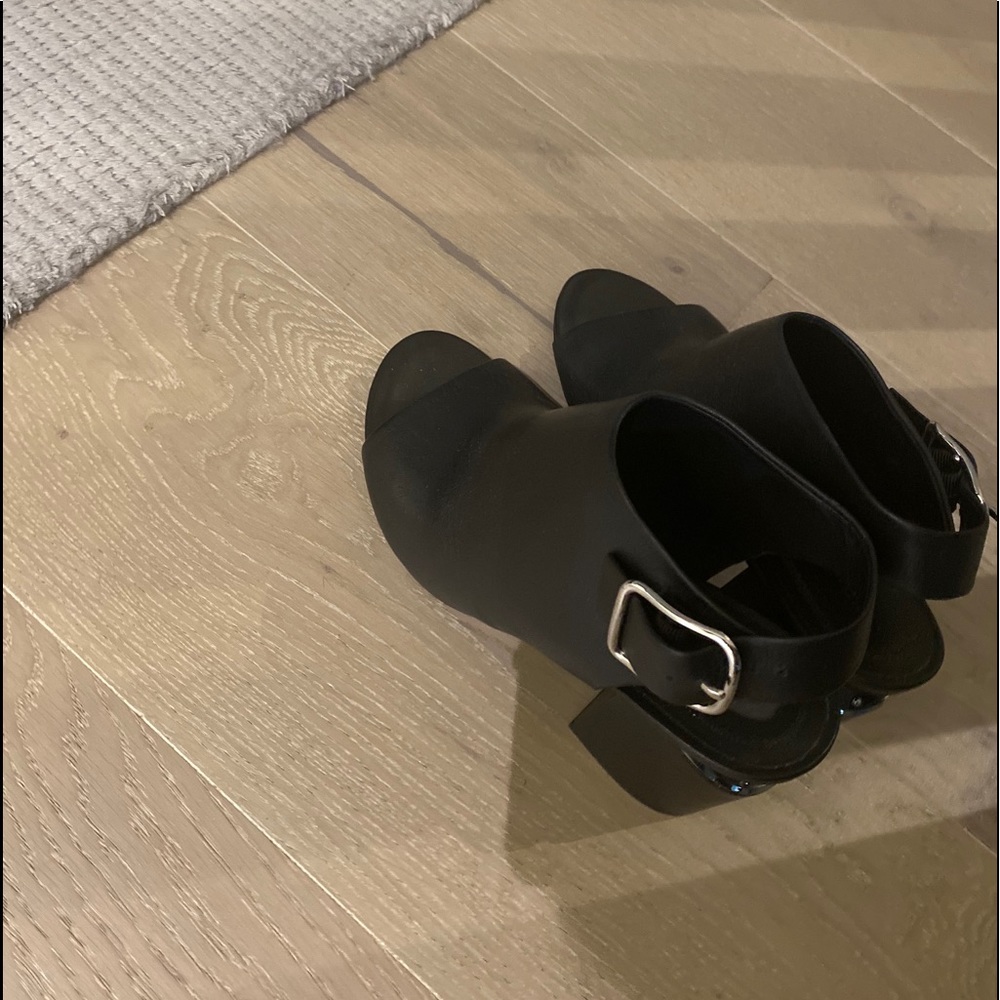 alexander wang- nadia cut-our heel size-38 NEVER WORN